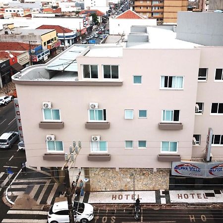 אסיס Alpha Ville Hotel מראה חיצוני תמונה