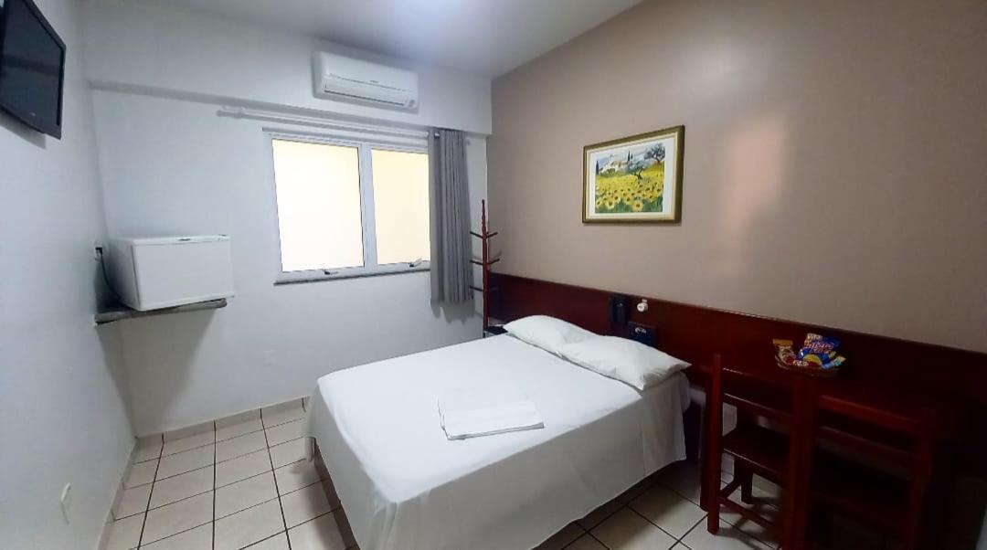 אסיס Alpha Ville Hotel מראה חיצוני תמונה