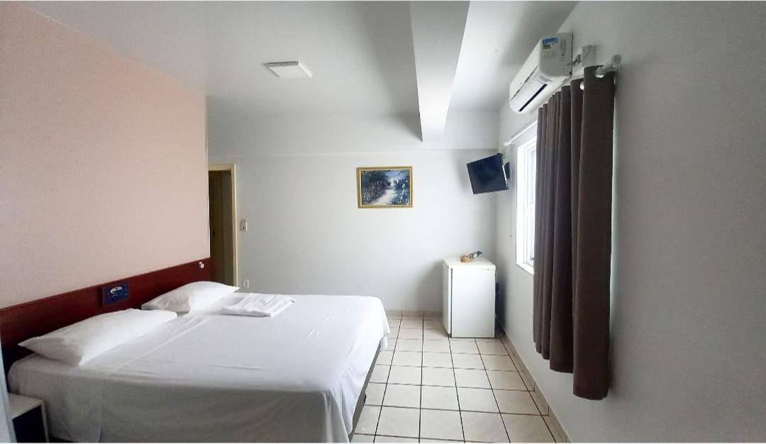 אסיס Alpha Ville Hotel מראה חיצוני תמונה