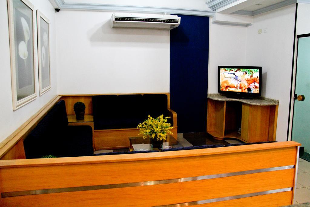 אסיס Alpha Ville Hotel מראה חיצוני תמונה