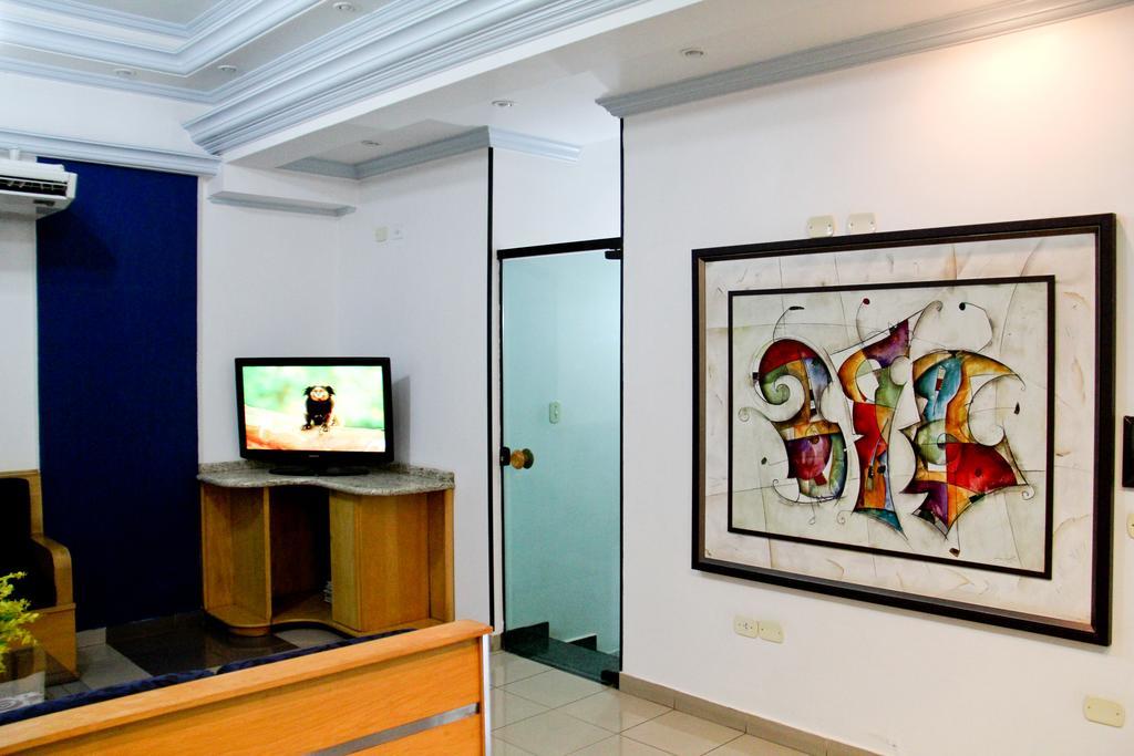 אסיס Alpha Ville Hotel מראה חיצוני תמונה