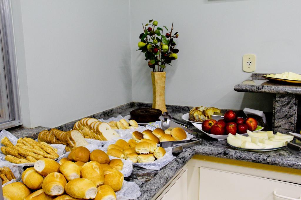 אסיס Alpha Ville Hotel מראה חיצוני תמונה