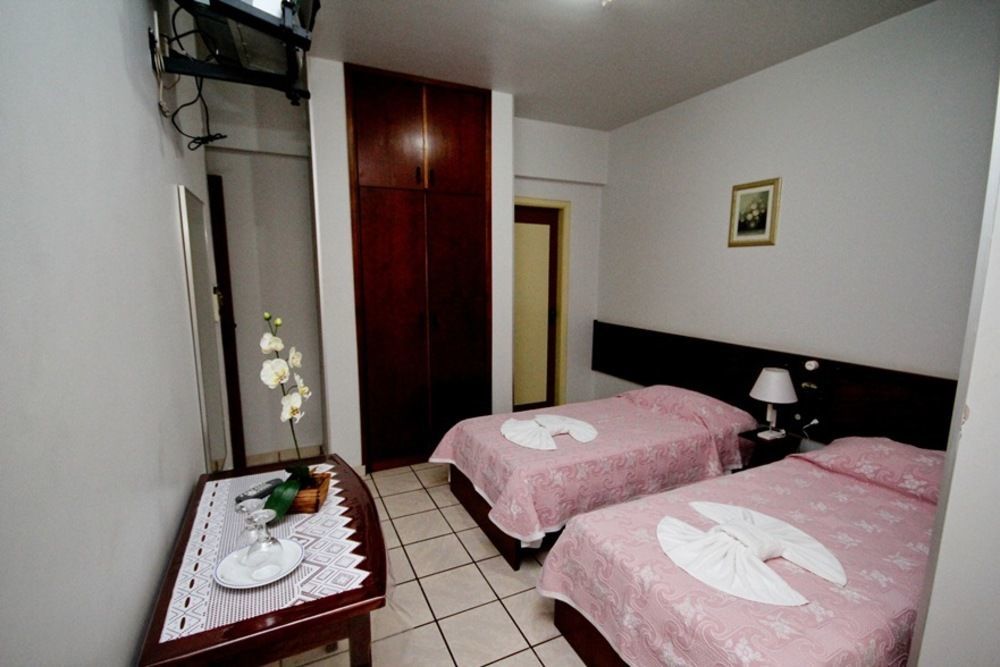 אסיס Alpha Ville Hotel מראה חיצוני תמונה