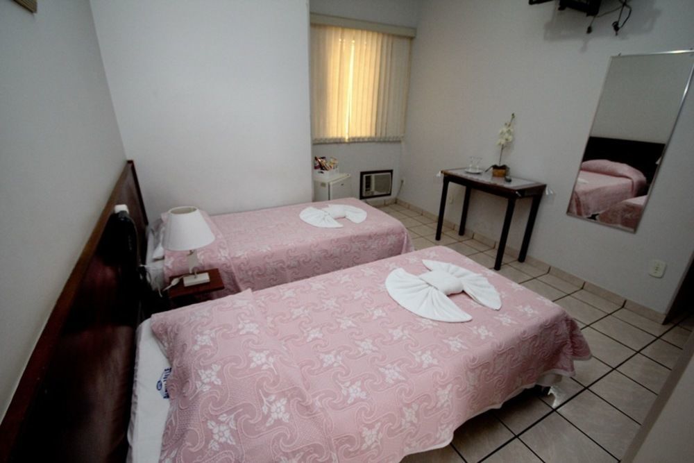 אסיס Alpha Ville Hotel מראה חיצוני תמונה